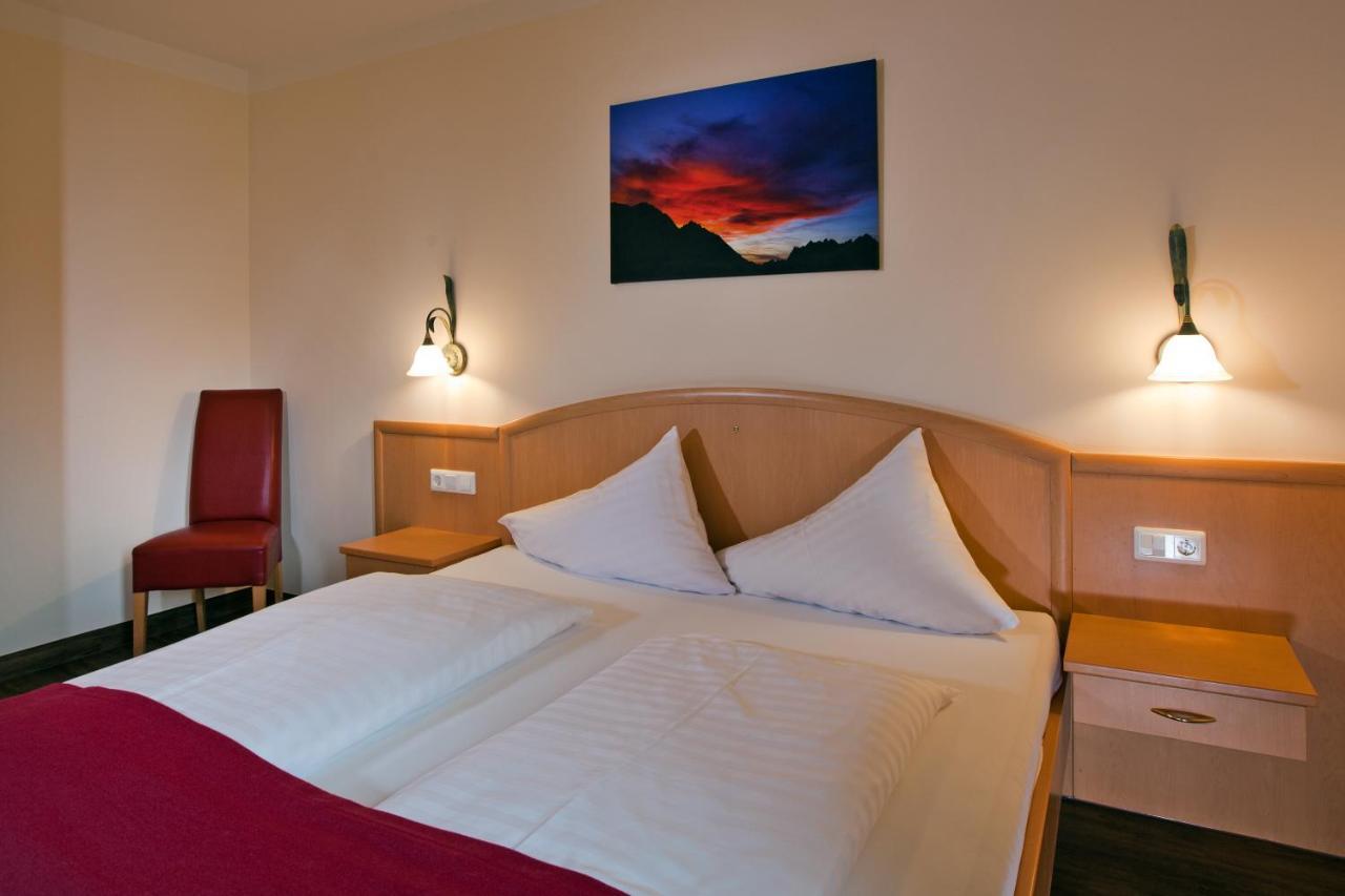 Hotel Truyenhof Риед им Оберинтал Екстериор снимка